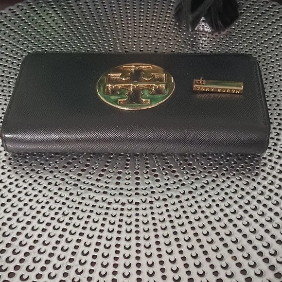 Tory Burch Black Wallet with Gold Logo - Picture 2 of 6